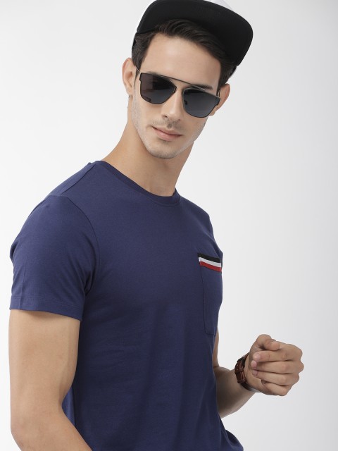 

Harvard Men Navy Blue Solid Round Neck T-shirt