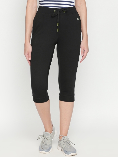 

Ajile by Pantaloons Women Black Solid Skinny Fit Capris