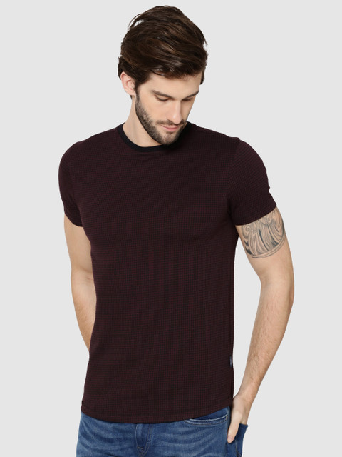 

Jack & Jones Men Burgundy Self Design Round Neck T-shirt