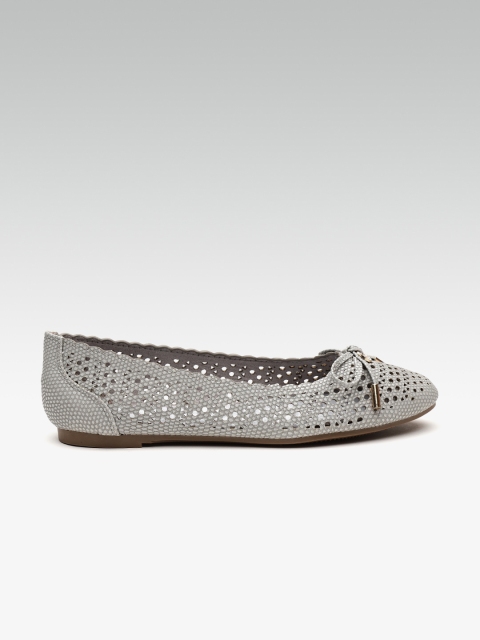 

Carlton London Women Grey Textured Ballerinas with Cut-Work Detail