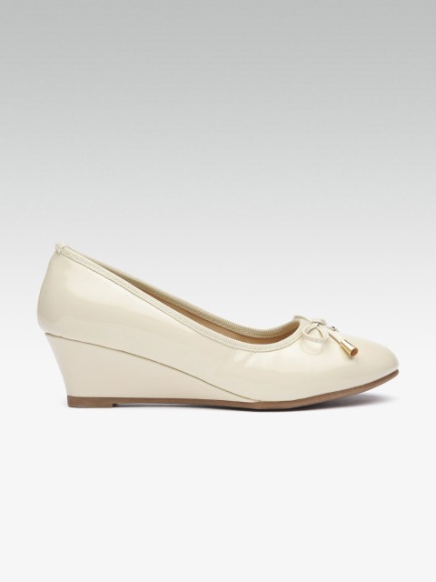 

Carlton London Women Beige Solid Pumps