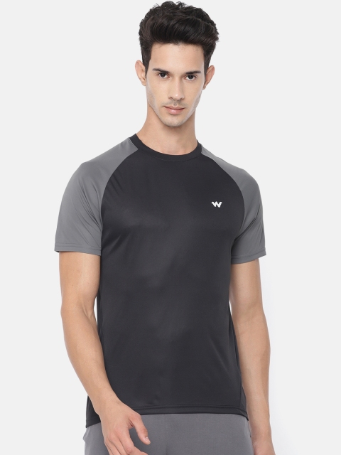 

Wildcraft Men Black Solid Round Neck T-shirt