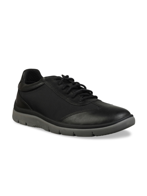 

Clarks Men Black Leather Sneakers