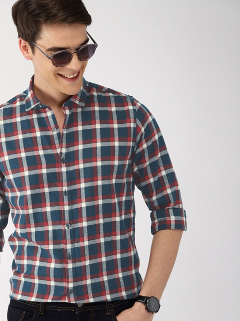 

Mast & Harbour Men Red & Blue Regular Fit Checked Casual Shirt