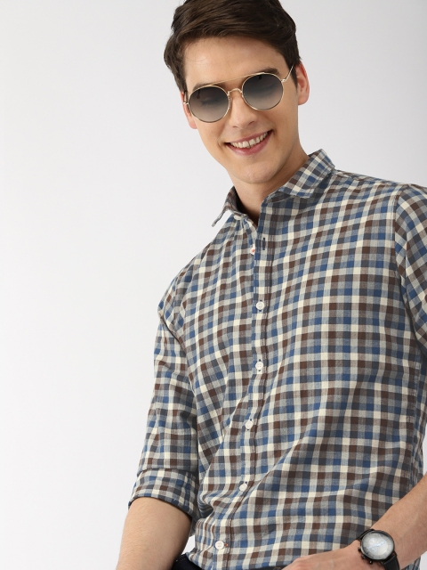 

Mast & Harbour Men Brown & Off-White Regular Fit Checked Casual Shirt