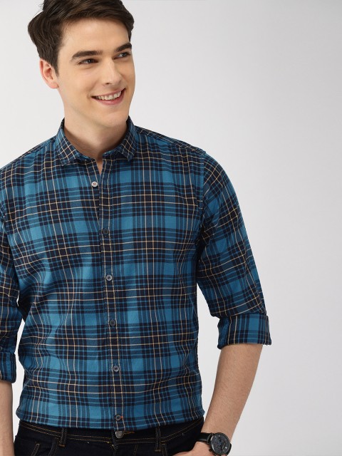 

Mast & Harbour Men Navy Blue & Turquoise Blue Regular Fit Checked Casual Shirt