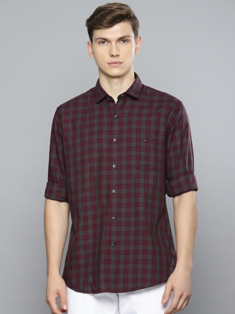 

Louis Philippe Sport Men Maroon & Black Slim Fit Checked Casual Shirt