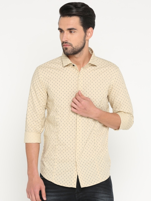 

SHOWOFF Men Beige Slim Fit Printed Casual Shirt