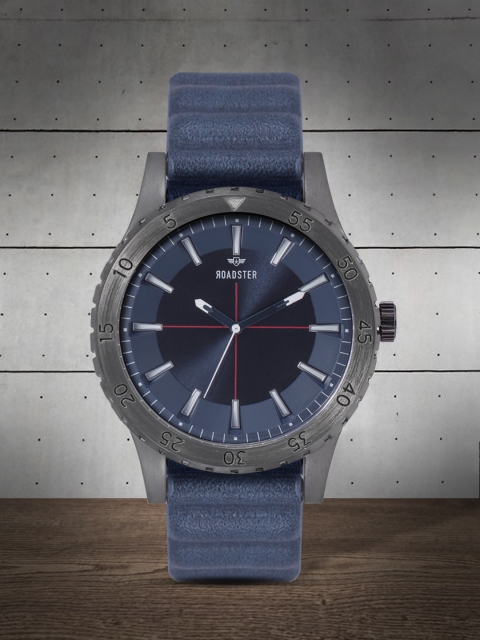 

The Roadster Lifestyle Co Men Navy Blue Analogue Watch MFB-PN-PF-TZ2488