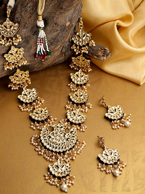 

Zobby Black Gold-Plated Kundan-Studded Handcrafted Textured Jewellery Set