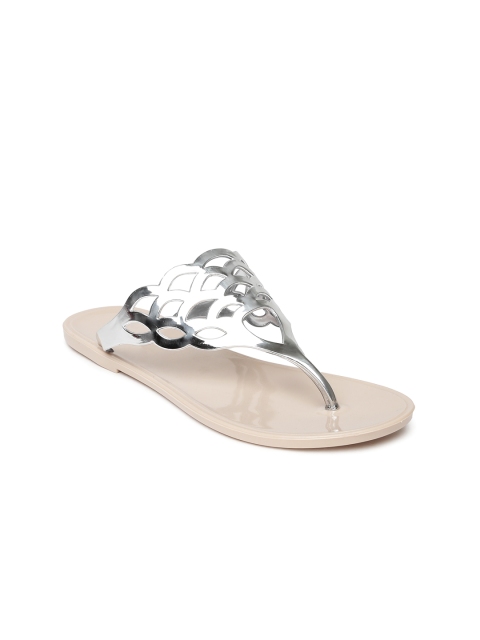 

Flipside Women Silver-Toned Flats