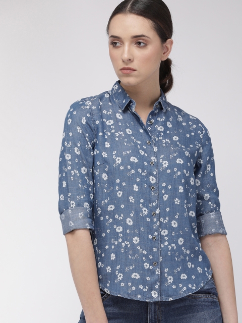 

Levis Women Blue & White Slim Fit Printed Casual Shirt