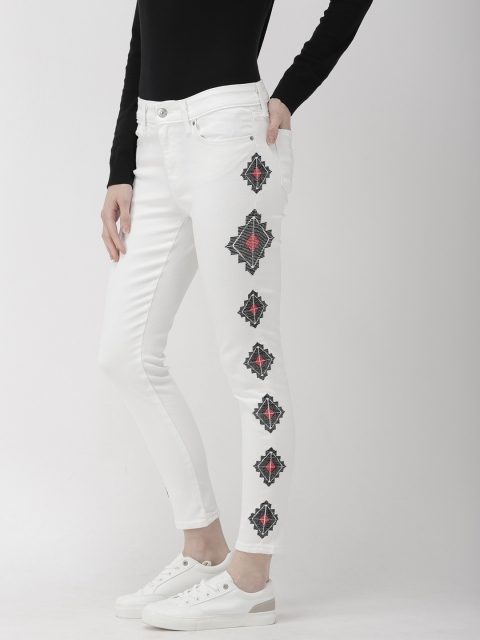 

Levis Women White 711 Skinny Fit Mid-Rise Clean Look Stretchable Embroidered Jeans