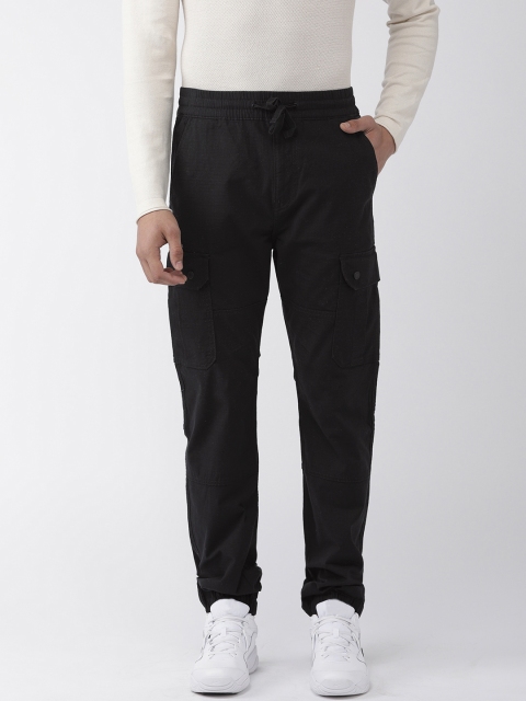 

Levis Men 502 Black Tapered Fit Solid Cargos With Cuffed Hem