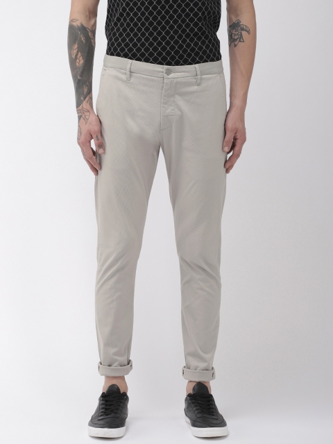 

Levis Men Grey 512 Slim Tapered Fit Solid Regular Trousers