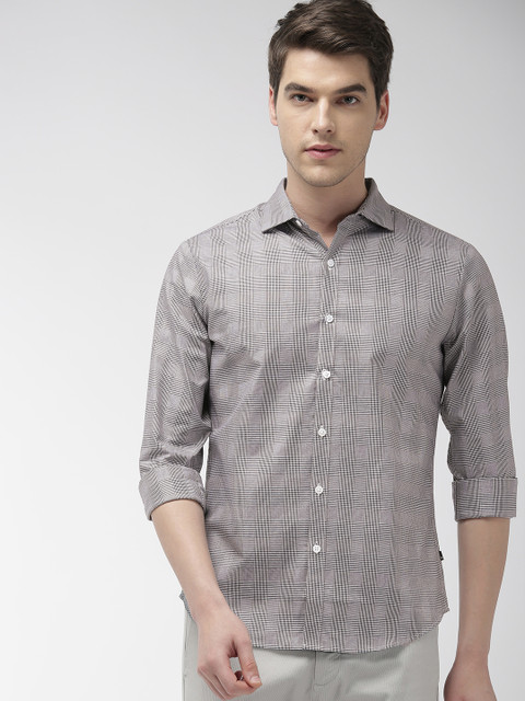 

Levis Men Grey & White Slim Fit Checked Casual Shirt