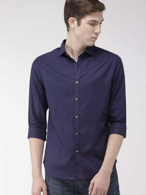

Levis Men Navy Blue Slim Fit Solid Casual Shirt