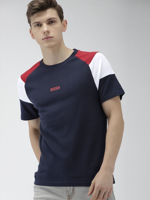 

Levis Men Navy Solid Round Neck T-shirt, Navy blue