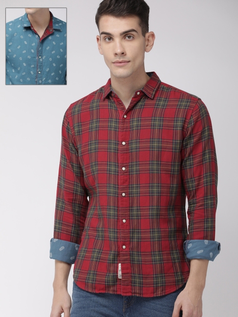 

Levis Men Red & Blue Slim Fit Checked Reversible Casual Shirt