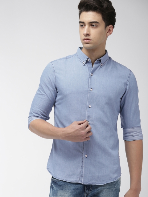 

Levis Men Blue Slim Fit Solid Casual Chambray Shirt