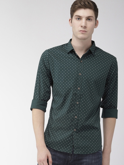 

Levis Men Green & White Slim Fit Printed Casual Shirt