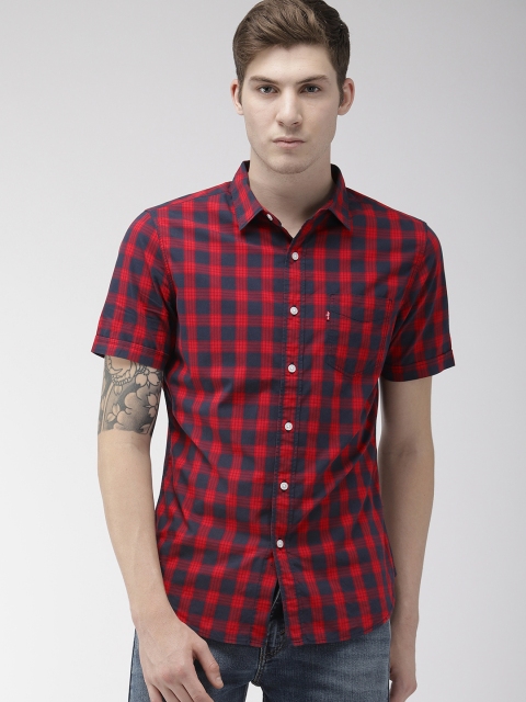 

Levis Men Red & Navy Blue Slim Fit Checked Casual Shirt