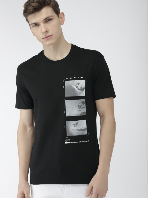 

Levis Men Black Printed Round Neck T-shirt