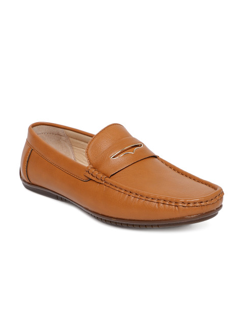

Tresmode Men Tan Brown Solid Loafers
