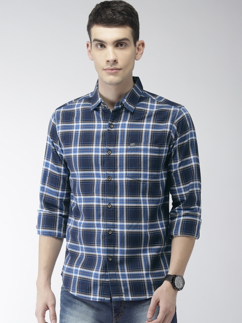 

The Indian Garage Co Men Navy Blue & White Slim Fit Checked Casual Shirt