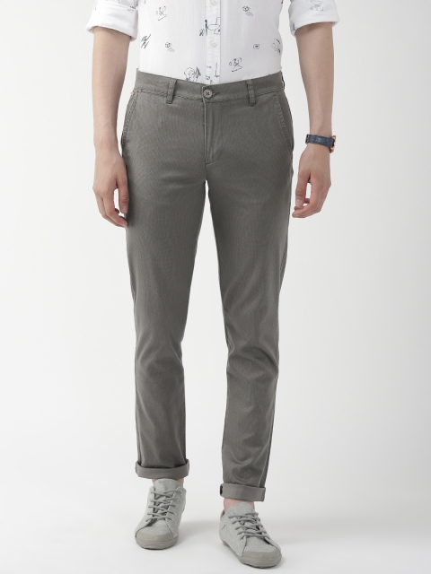 

The Indian Garage Co Men Grey Regular Fit Checked Chinos