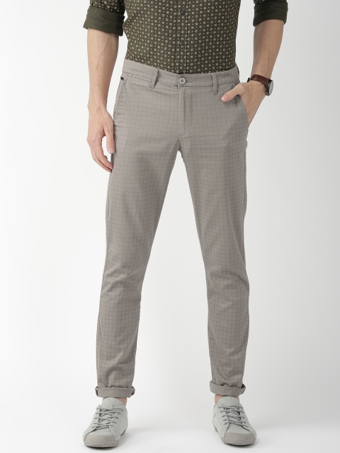 

The Indian Garage Co Men Grey & Black Regular Fit Checked Chinos
