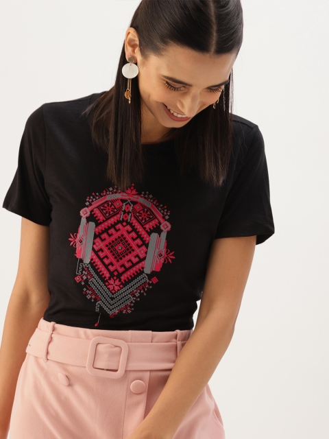 

DressBerry Women Black Printed Round Neck T-shirt