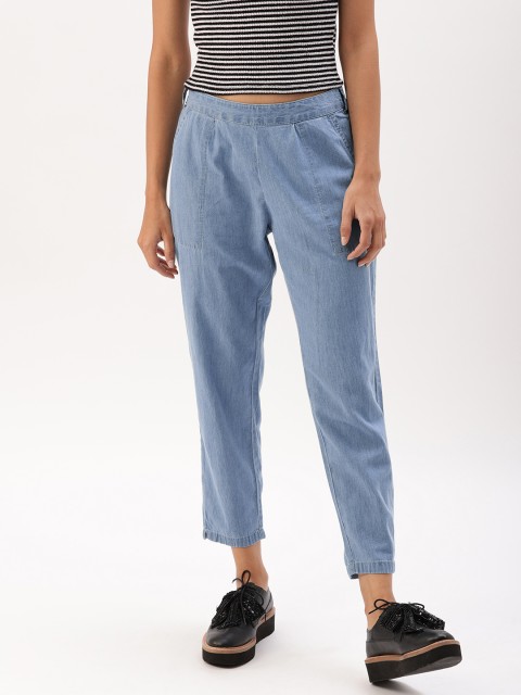 

DressBerry Women Blue Solid Chambray Cropped Trousers