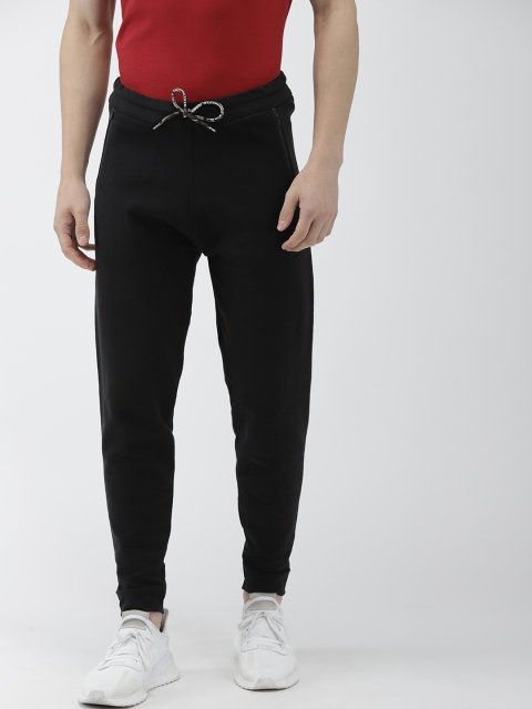 

Levis Men Black Solid Tapered Slim Fit Joggers