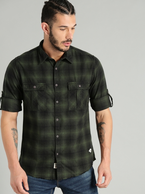 

Roadster Men Olive Green & Black Regular Fit Checked Casual Shirt