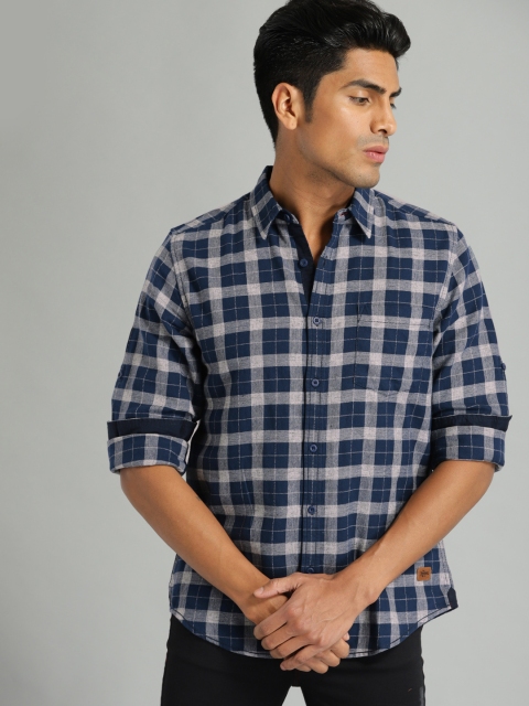 

Roadster Men Navy Blue & Grey Regular Fit Checked Casual Shirt