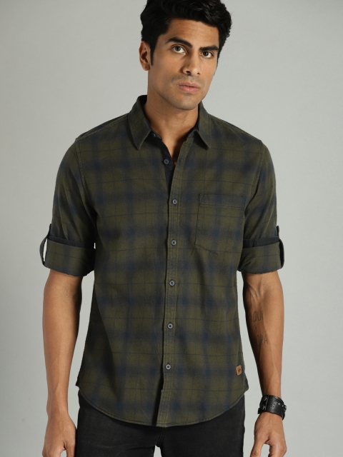 

Roadster Men Olive Green & Navy Blue Regular Fit Checked Casual Shirt