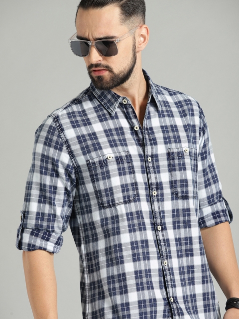 

Roadster Men Navy Blue & White Regular Fit Checked Casual Shirt