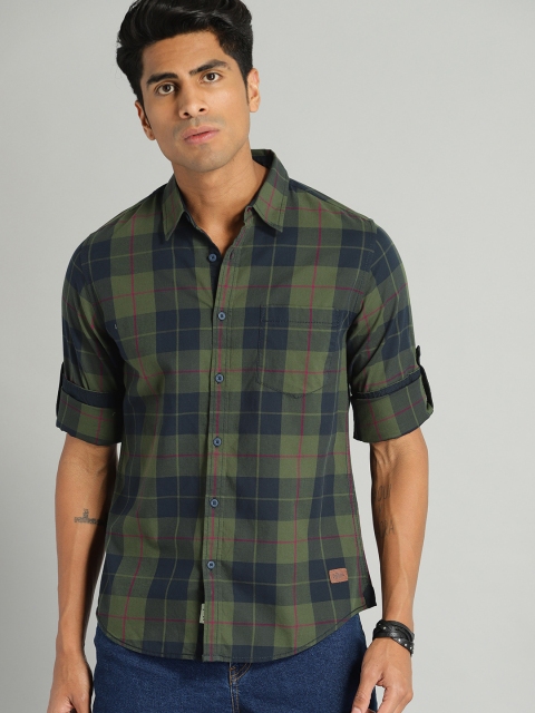 

Roadster Men Olive Green & Navy Blue Regular Fit Checked Casual Shirt