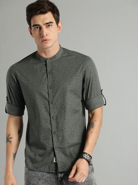 

Roadster Men Charcoal Regular Fit Printed Casual Shirt