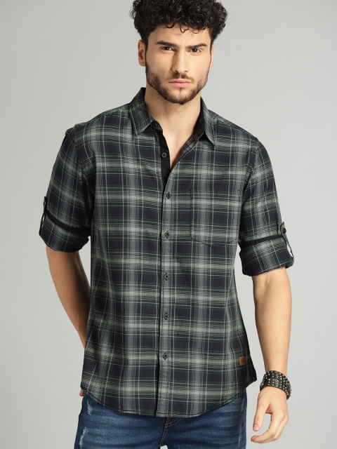 

Roadster Men Black & Grey Regular Fit Checked Casual Shirt