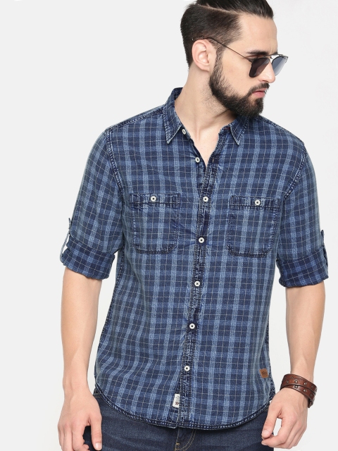 

Roadster Men Blue & White Checked Casual Shirt