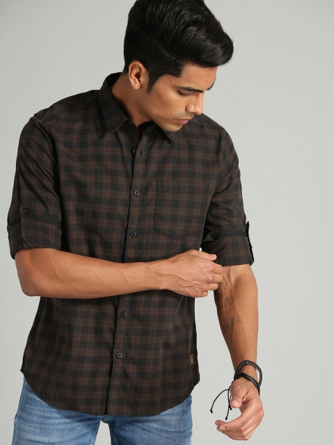 

Roadster Men Coffee Brown & Black Regular Fit Checked Casual Shirt