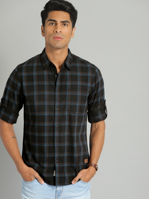 

Roadster Men Black & Teal Blue Regular Fit Checked Casual Shirt