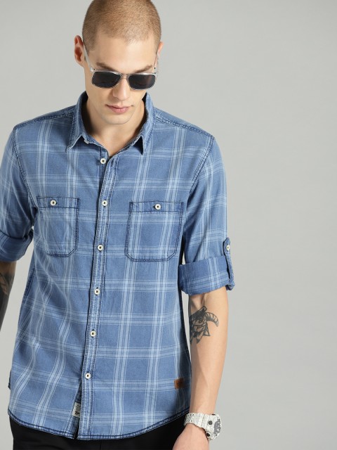 

Roadster Men Blue Checked Casual Shirt