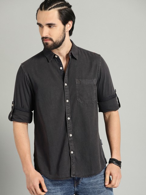 

Roadster Men Charcoal Grey Regular Fit Solid Casual Shirt