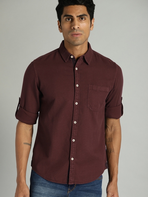 

Roadster Men Burgundy Regular Fit Solid Casual Shirt