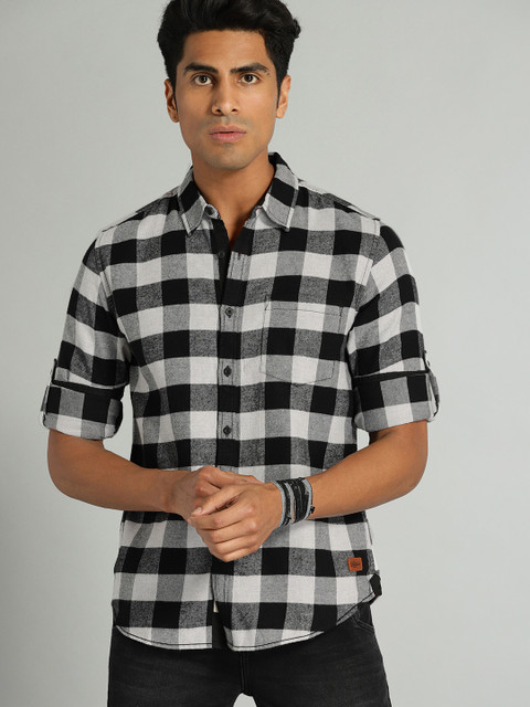 

Roadster Men Black & Grey Checked Casual Shirt