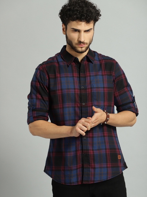 

The Roadster Lifestyle Co Men Blue & Red Regular Fit Checked Casual Shirt