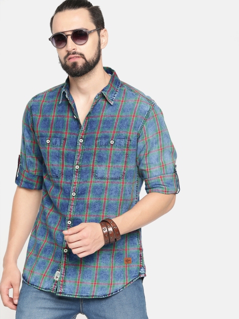 

Roadster Men Blue & Red Regular Fit Checked Casual Shirt